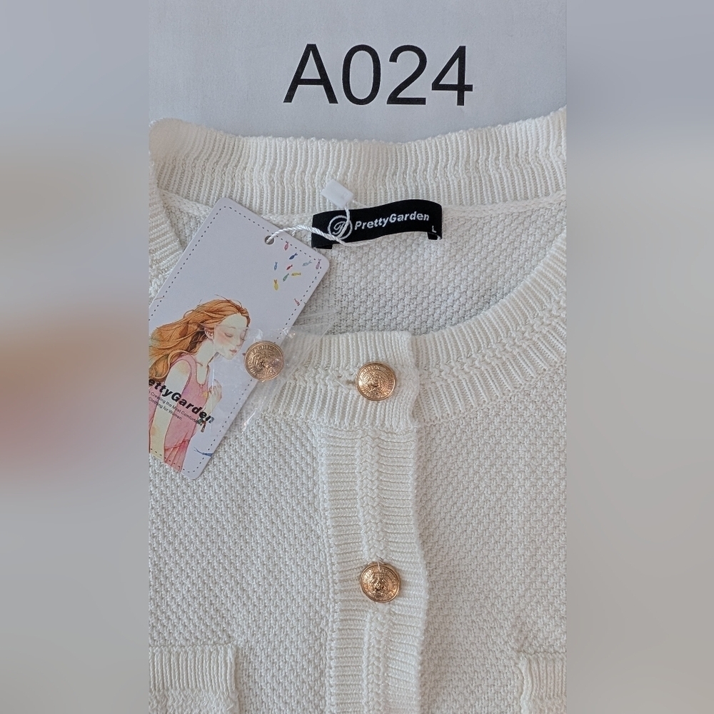 NWT PrettyGarden Button-Down  with Gold Buttons Size L - Picture 11 of 12